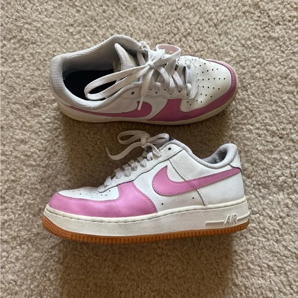 Nike Women’s Custom Air Force 1 - Picture 3 of 6